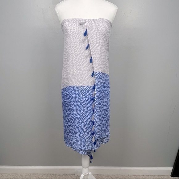 Banana Republic Factory blue gray print tassel trimmed sheer scarf, 33”x80”. - Picture 3 of 7